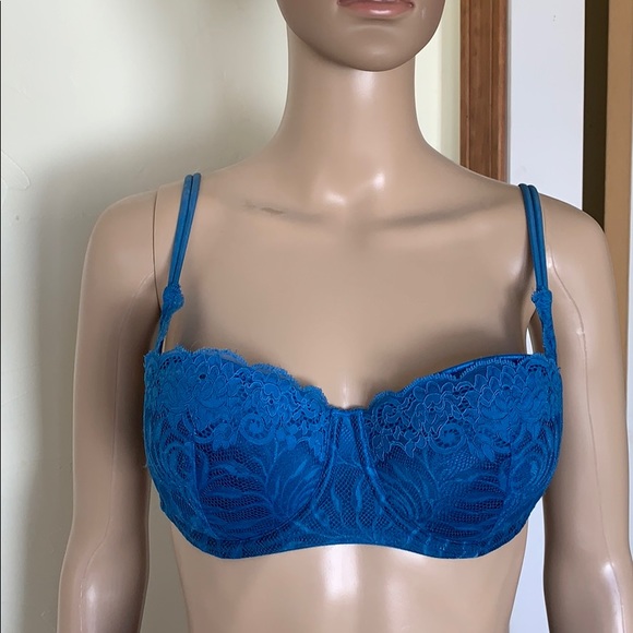 Victoria’s Secret Bra - Picture 2 of 5